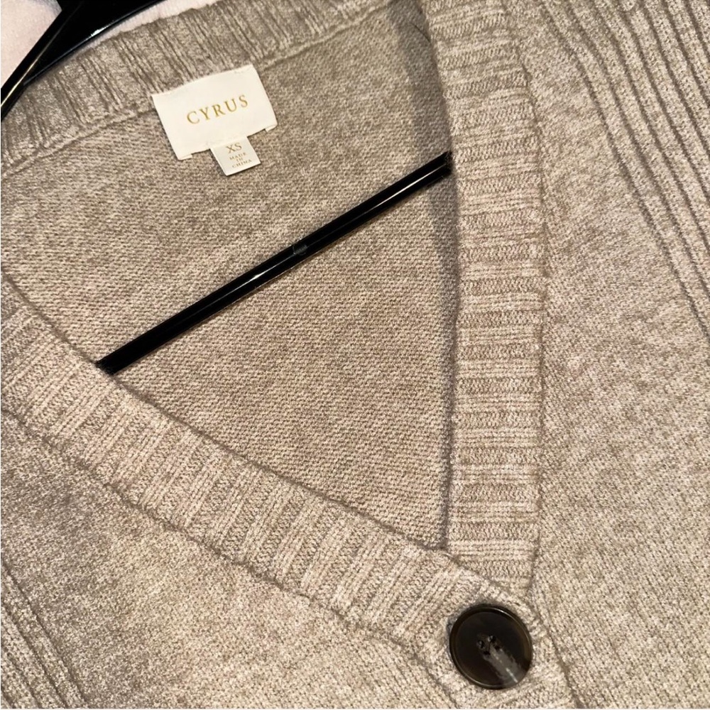 Cyrus Womens Cardigan